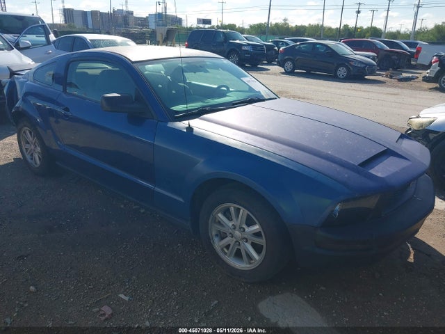 Salvage Ford Mustang Image