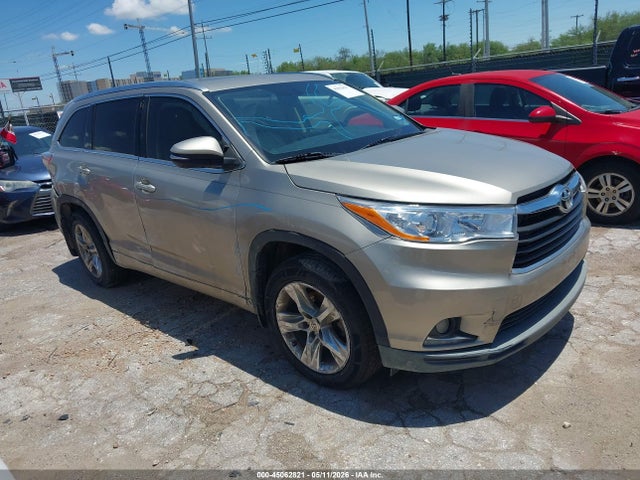 Salvage Toyota Highlander Image
