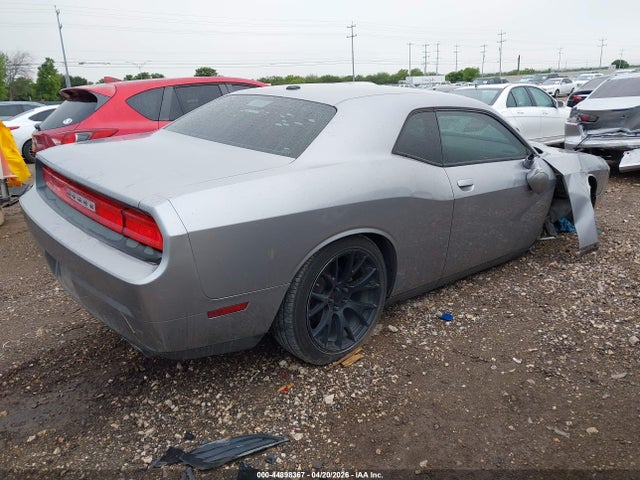 Dodge Challenger Sxt