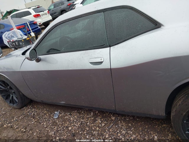 Dodge Challenger Sxt