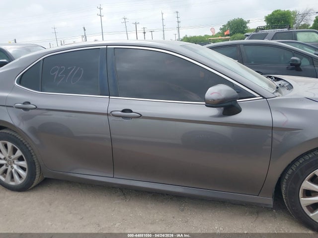 Toyota Camry Le