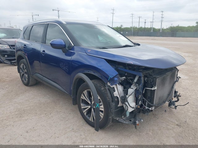 Salvage Nissan Rogue Image