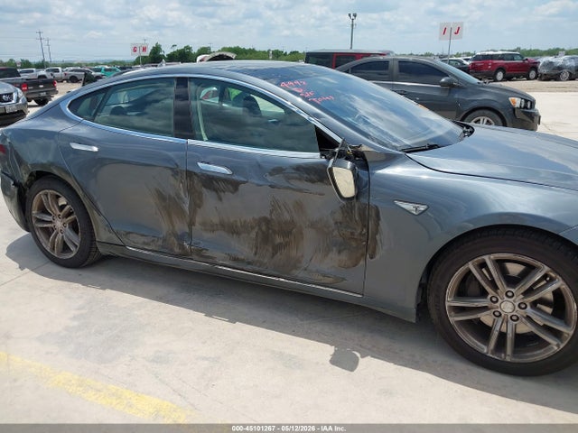 Tesla Model S P85