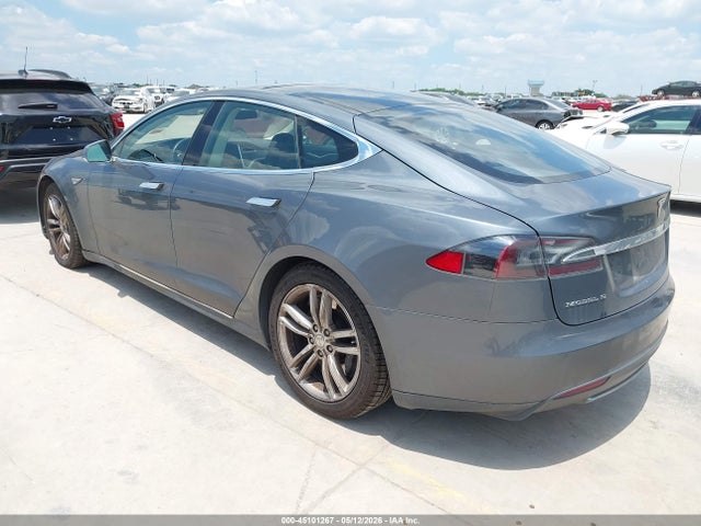 Tesla Model S P85