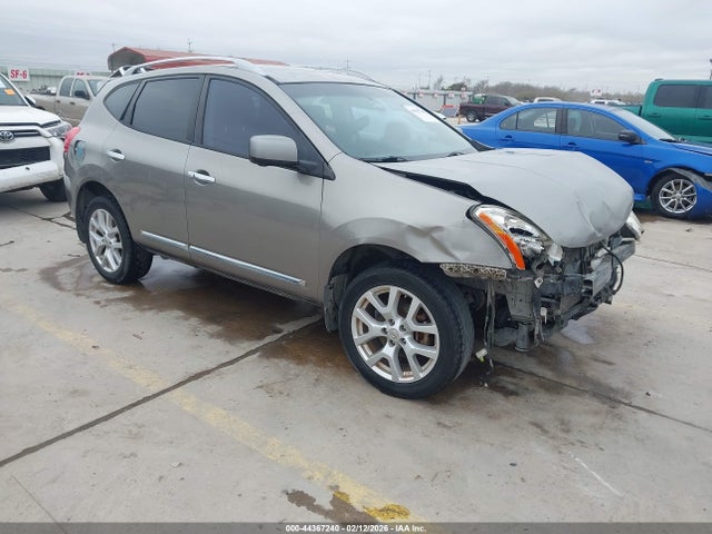Salvage Nissan Rogue Image