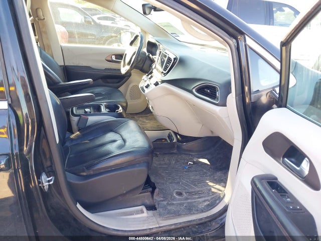 Chrysler Pacifica Touring L