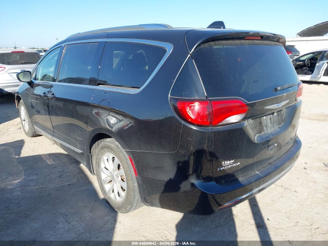 Chrysler Pacifica Touring L