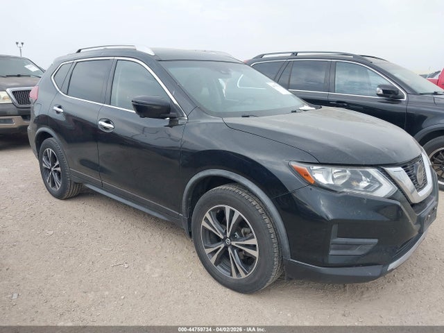 Salvage Nissan Rogue Image