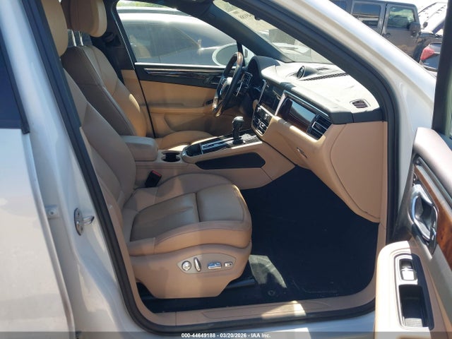 Porsche Macan T
