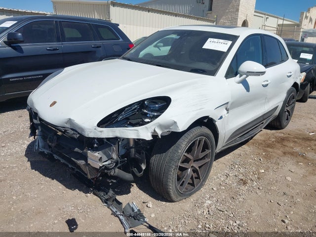 Porsche Macan T