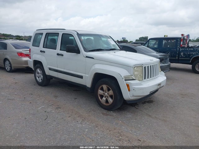 Salvage Jeep Liberty Image