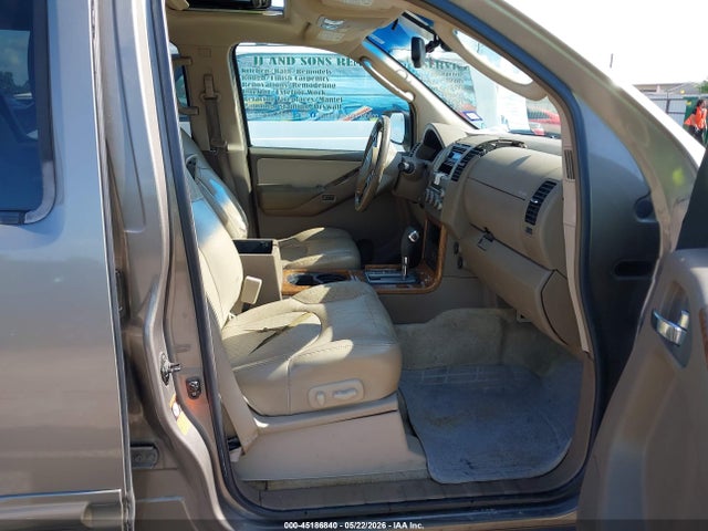 Nissan Pathfinder Le