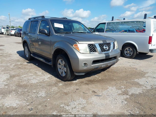 Salvage Nissan Pathfinder Image
