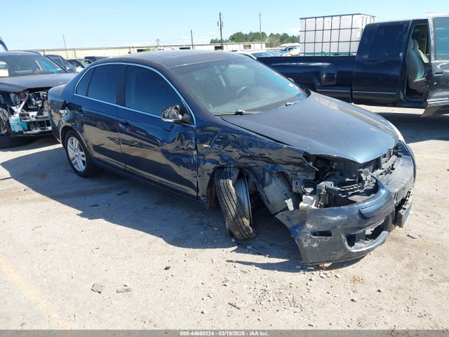 Salvage Volkswagen Jetta Image