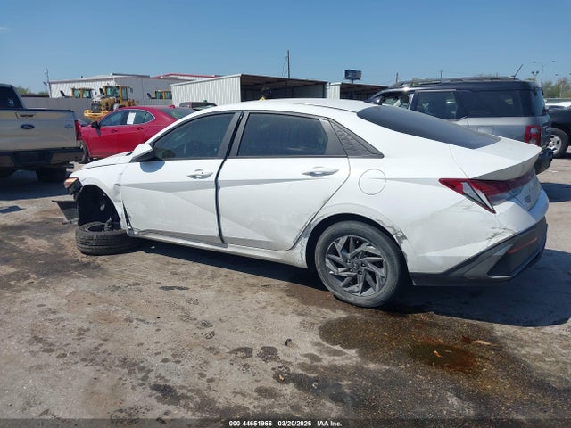 Hyundai ELANTRA Blue