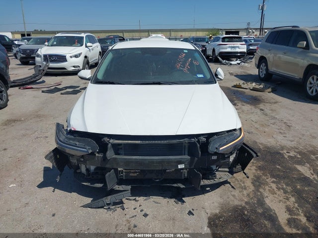 Hyundai ELANTRA Blue