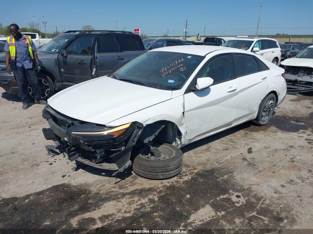 Hyundai ELANTRA Blue