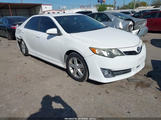 Salvage Toyota Camry Image