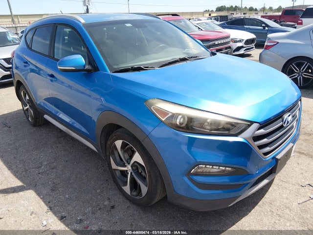 Salvage Hyundai TUCSON Image