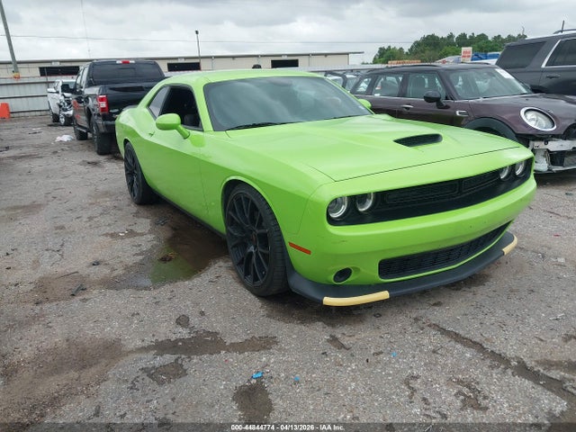 Salvage Dodge Challenger Image