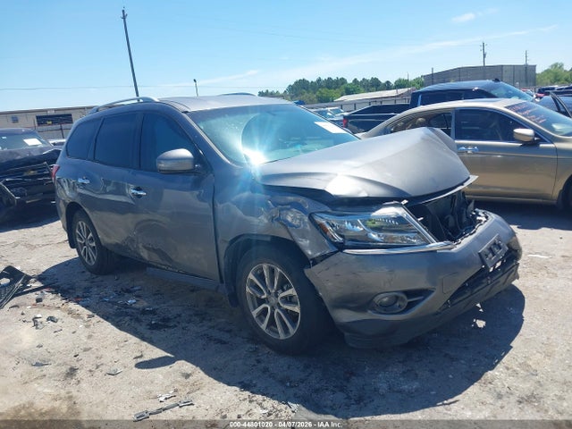 Salvage Nissan Pathfinder Image