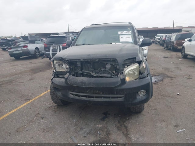 Toyota Sequoia Sr5 V8