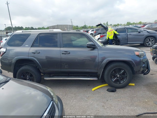 Toyota 4Runner Sr5