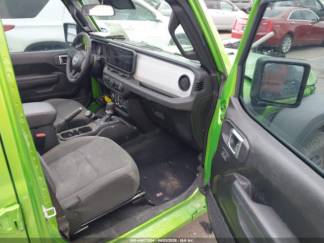 Jeep Wrangler 4-door Summit 4x4