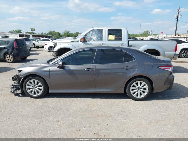 Toyota Camry Le