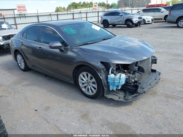 Salvage Toyota Camry Image