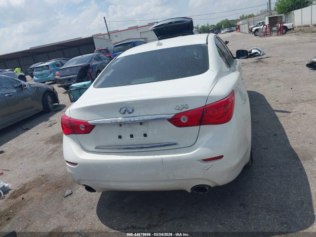 INFINITI Q50 Premium