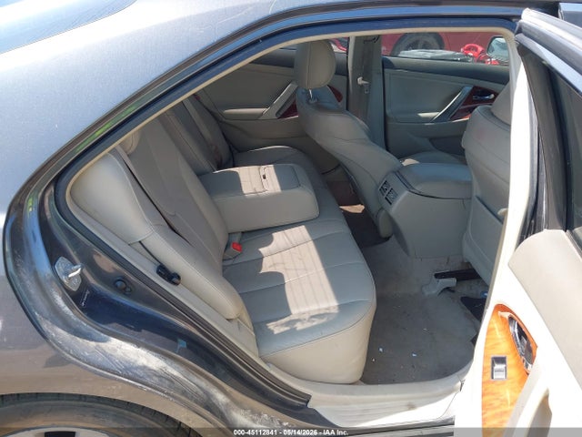 Toyota Camry Xle V6