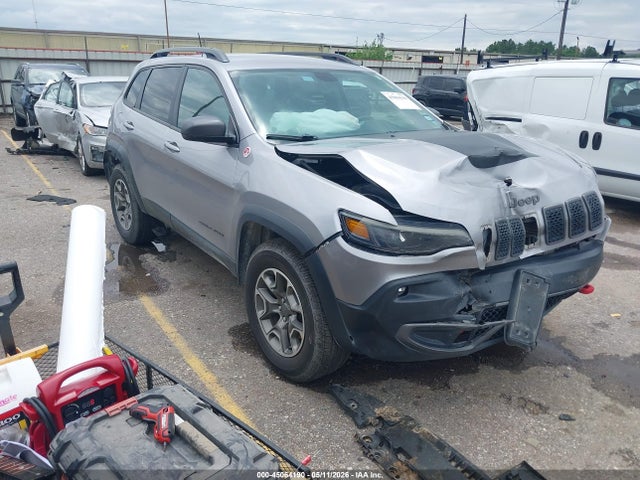 Salvage Jeep Cherokee Image