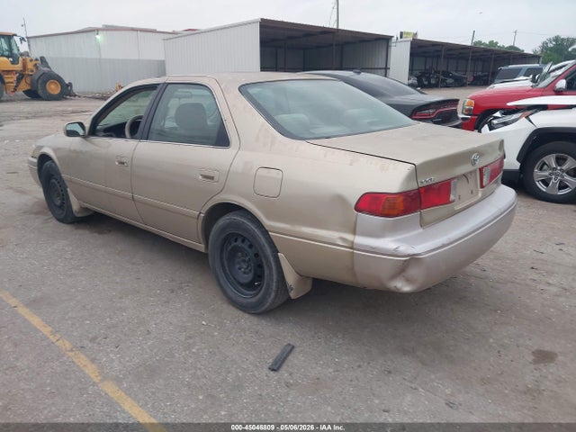 Toyota Camry Le
