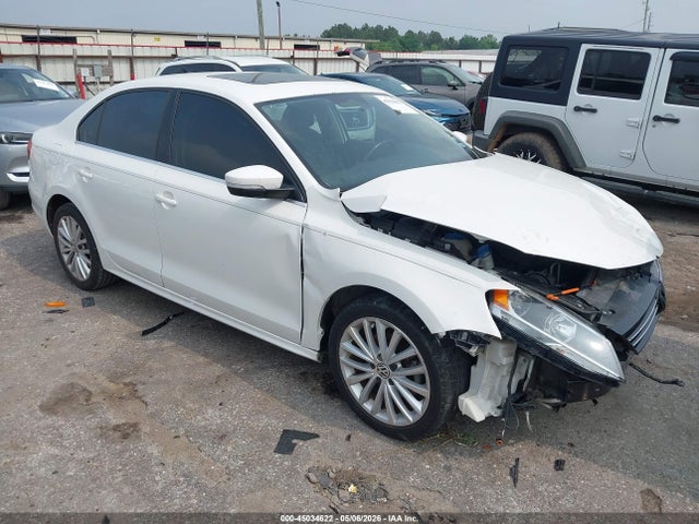 Salvage Volkswagen Jetta Image