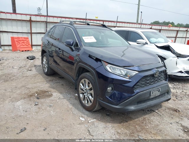 Salvage Toyota RAV4 Image