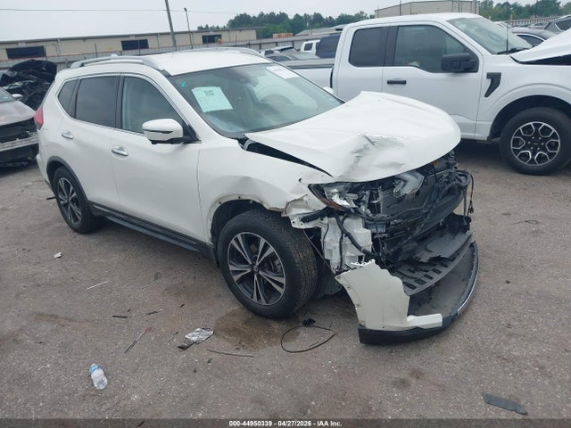 Salvage Nissan Rogue Image