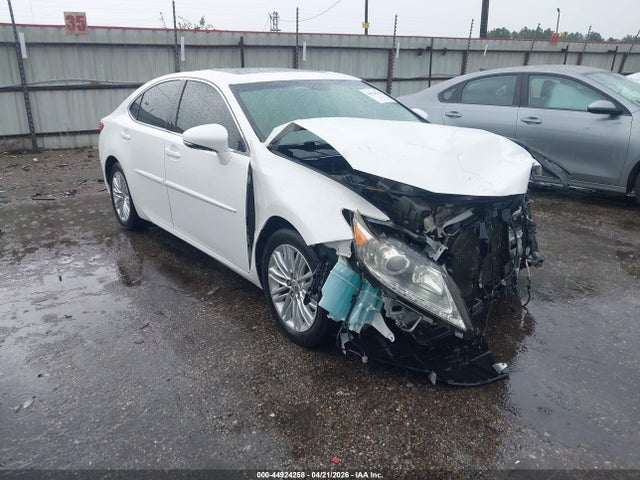 Salvage Lexus Es Image
