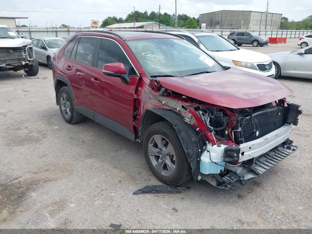 Salvage Toyota RAV4 Image