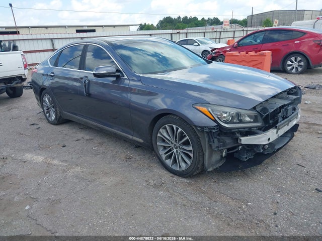 Salvage Hyundai Genesis Image