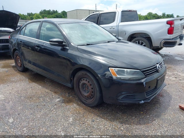 Salvage Volkswagen Jetta Image