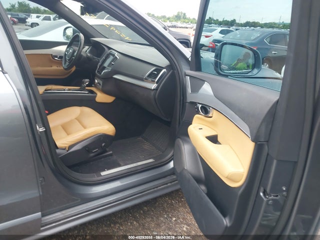 Volvo XC90 T6 Momentum