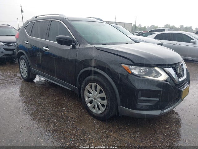 Salvage Nissan Rogue Image