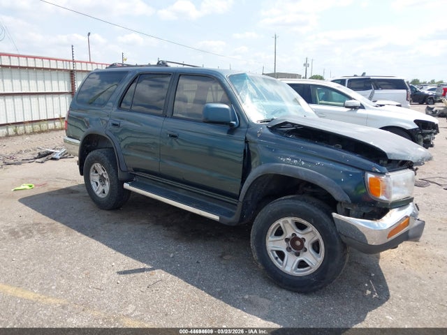 Salvage Toyota 4Runner Image