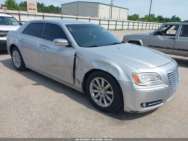 Salvage Chrysler 300 Image