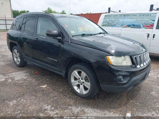 Salvage Jeep Compass Image
