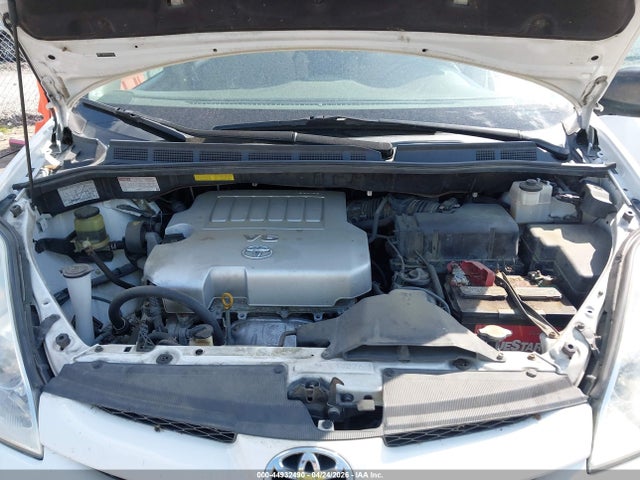 Toyota Sienna Le
