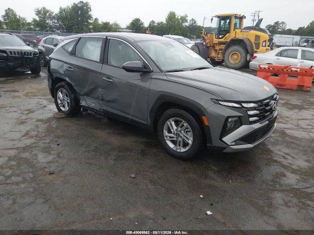 Salvage Hyundai TUCSON Image