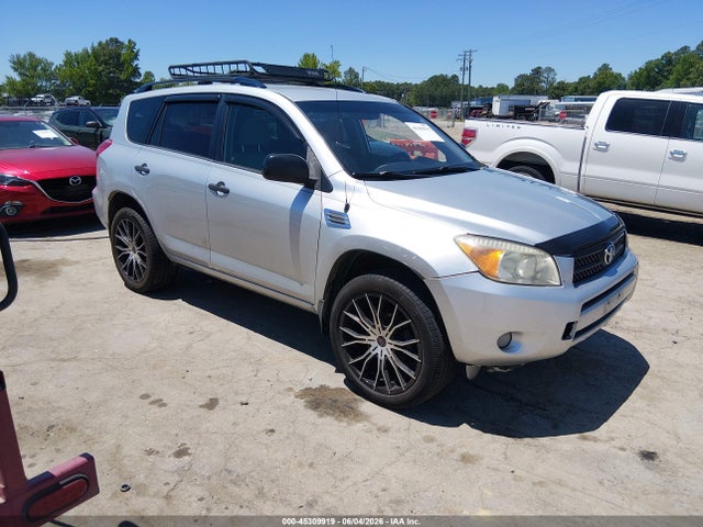 Salvage Toyota RAV4 Image