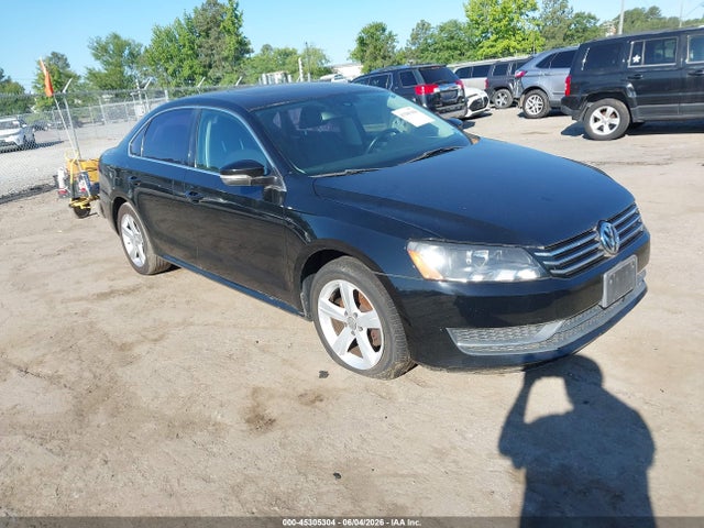 Salvage Volkswagen Passat Image